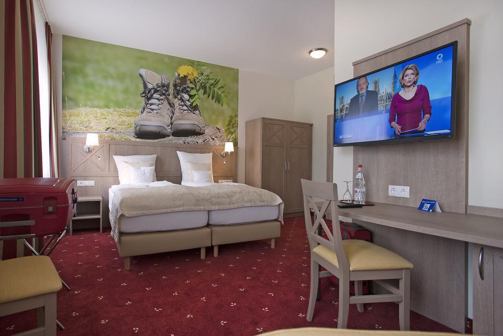 Zum Ochsen Hotell Hauenstein Exteriör bild
