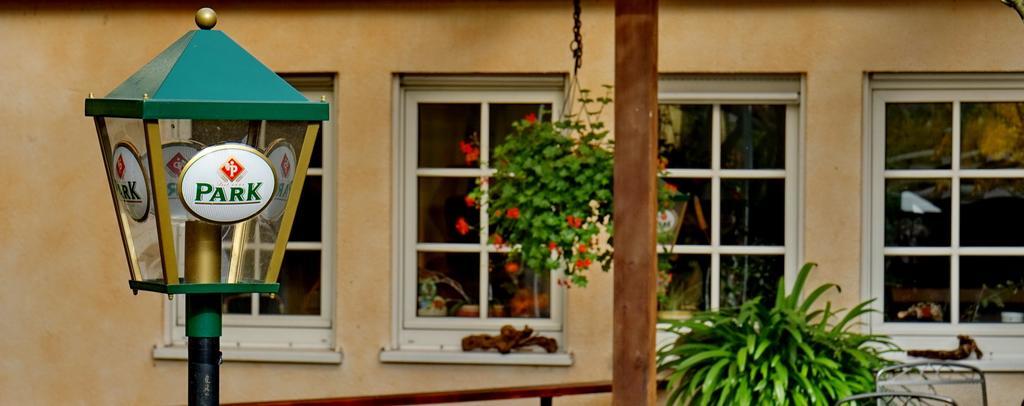 Zum Ochsen Hotell Hauenstein Exteriör bild