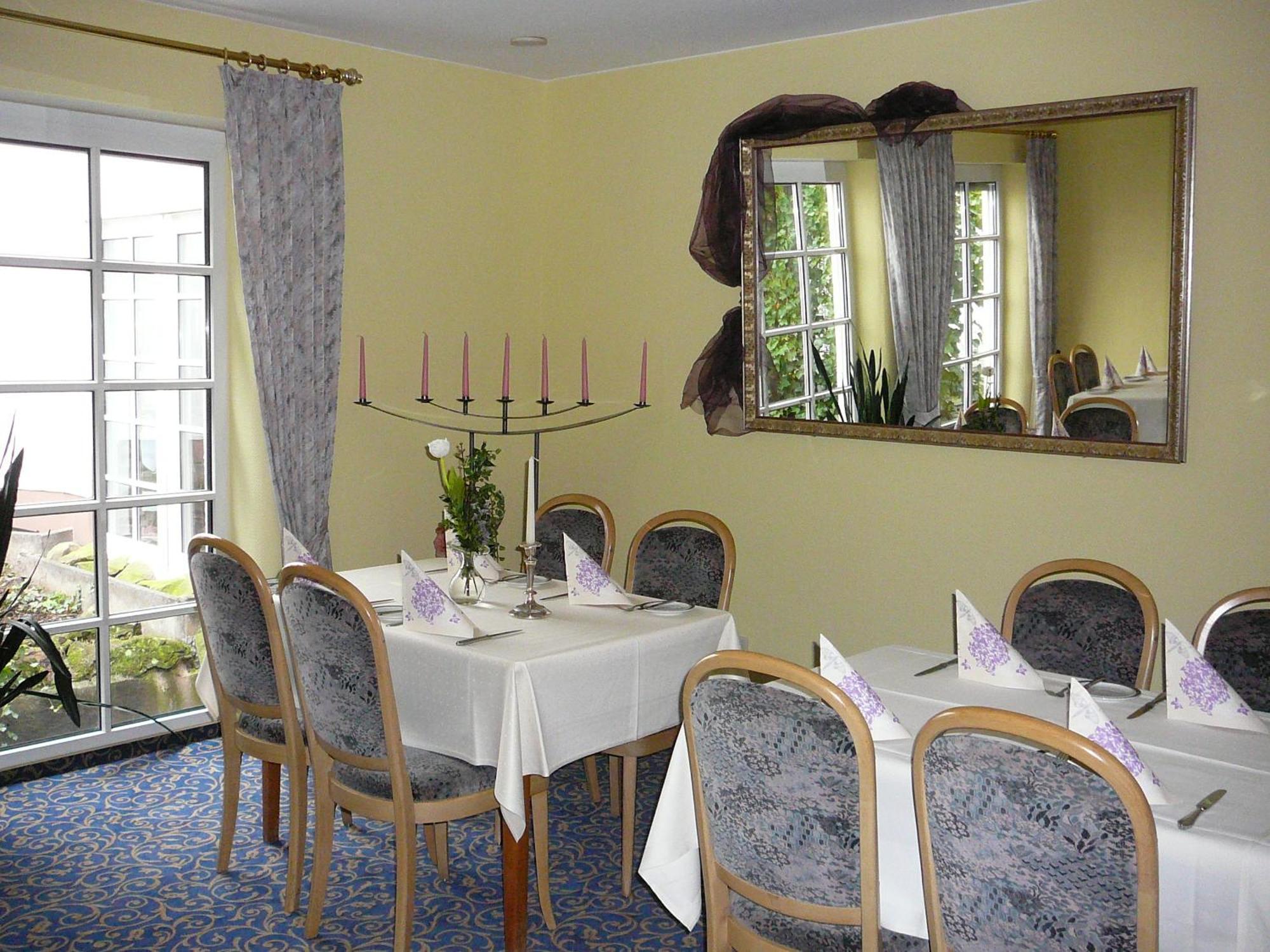 Zum Ochsen Hotell Hauenstein Exteriör bild